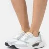 Gabor Comfort Sneakers Laag - Weiss/Light Grey Kombi -Gabor Schoenen cc7c0ff11f524850829d94da52f97fdb