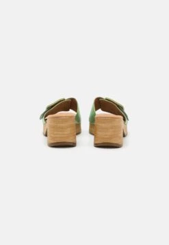 Gabor Comfort Clogs - Green 11 Gabor Comfort Clogs - Green -Gabor Schoenen e00e40f61bd440e0a304b7823f2a1951